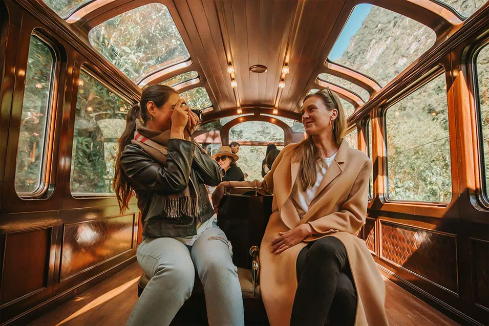 Tren Observatorio Vistadome a Machu Picchu con Música y Vistas