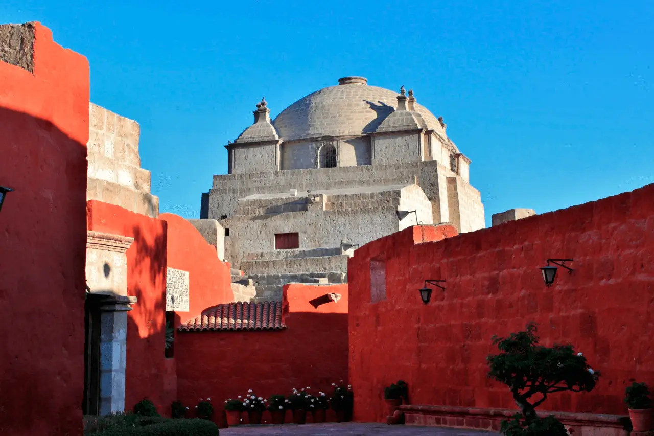 Tour a pie por la ciudad de Arequipa + Monasterio